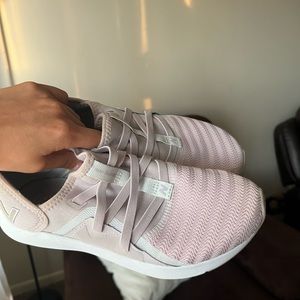 New Balance casual tennis shoe